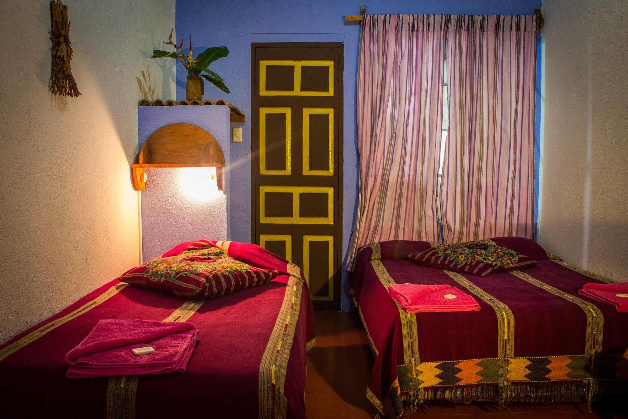 Hotel Y Restaurante La Casa Rosa Santa Cruz La Laguna Buitenkant foto