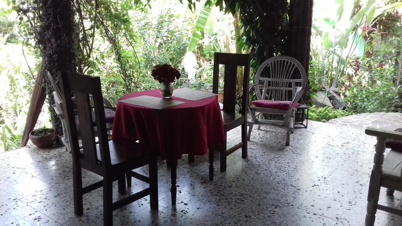 Hotel Y Restaurante La Casa Rosa Santa Cruz La Laguna Buitenkant foto